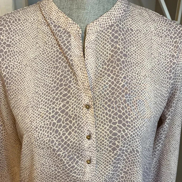 VIOLET & CLAIRE Printed Blouse Gold Detail, Size M - Picture 2 of 7